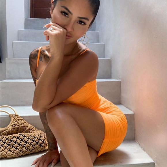 • BEHIND THE LENS  • - Picture 2 of 7